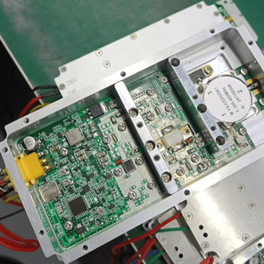 Блок помех с разбивкой 300-1200, 2400 МГц.100 Вт.